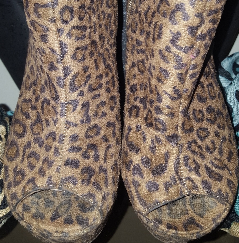 Shoes - Picture 3 of 6